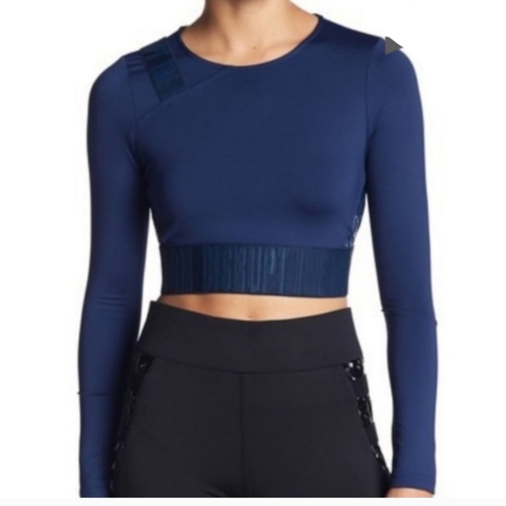 Lime & Vine Chelsea Cropped Long Sleeve Workout Top in Blue size XS